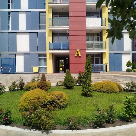 елит 4 * Slantchev Briag